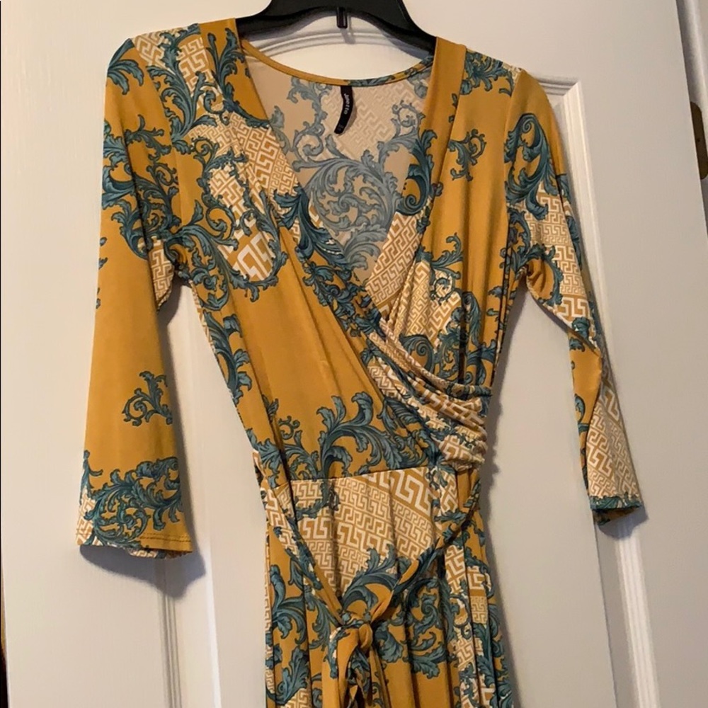 Yellow dress wrap like dress small